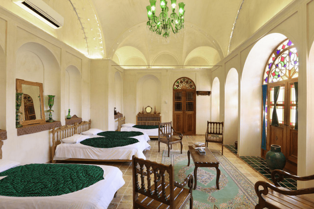 Book the Best Traditional Hotels in Kashan