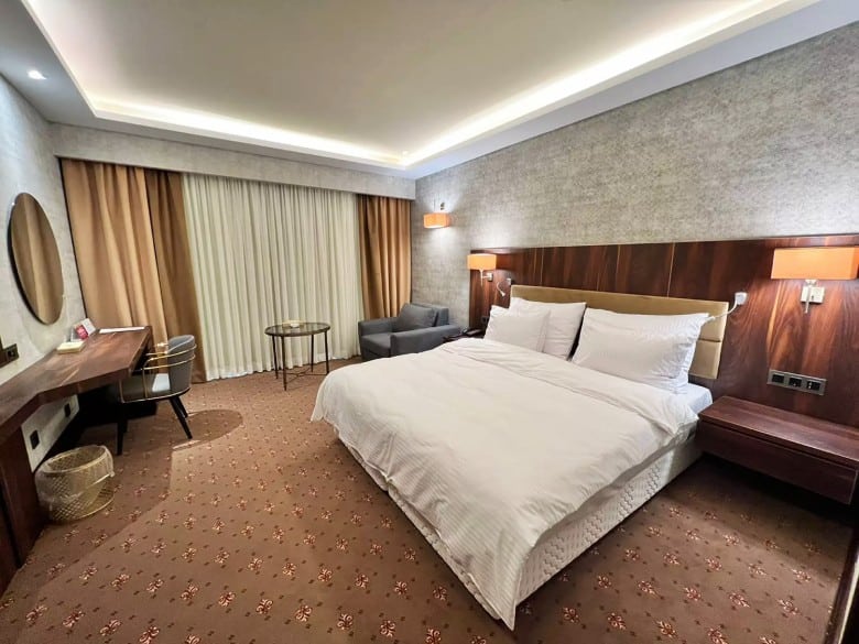 Parsian Esteghlal Hotel Rooms