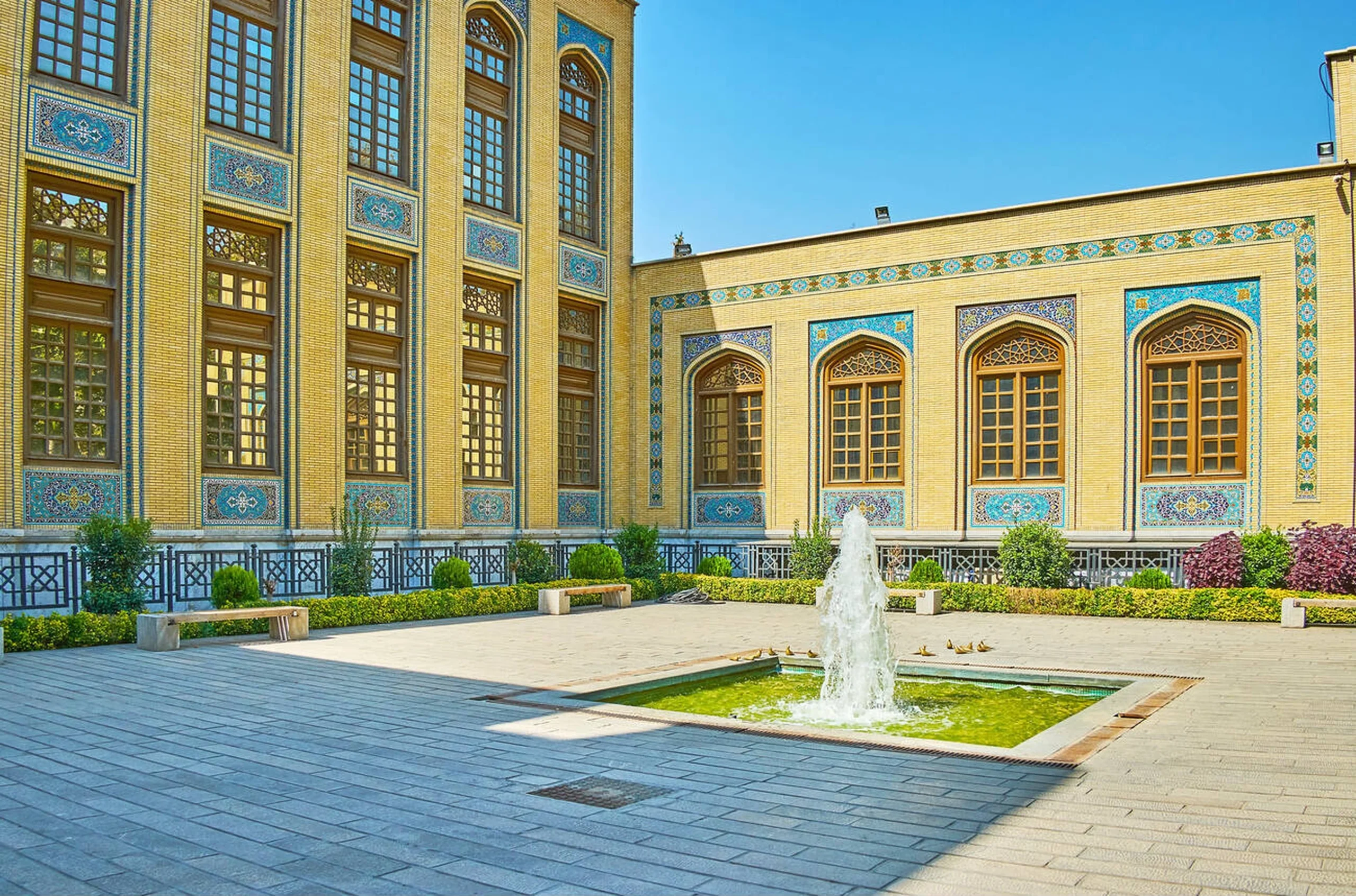 Malek Museum Fountain In Bagh E Melli