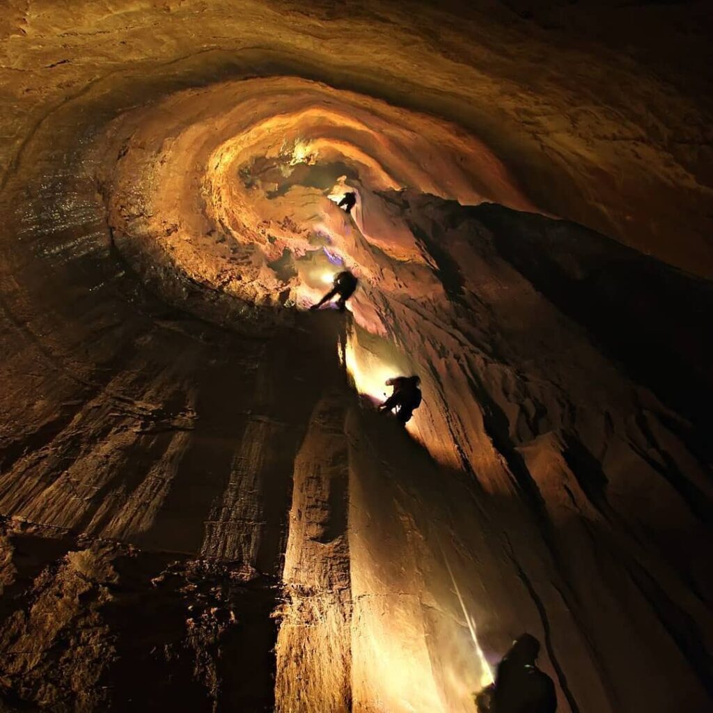 Parau Cave, The Deepest Cave In Iran