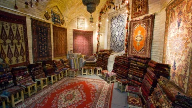 Persian Carpet Shop In Bazaar E Bozorg In Esfahan Iran