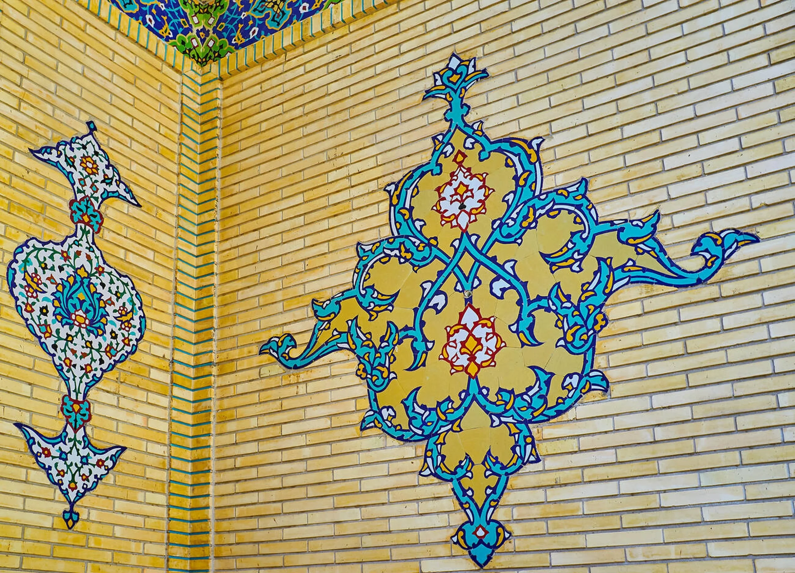 Vibrant Tilework At Malek Museum Portal