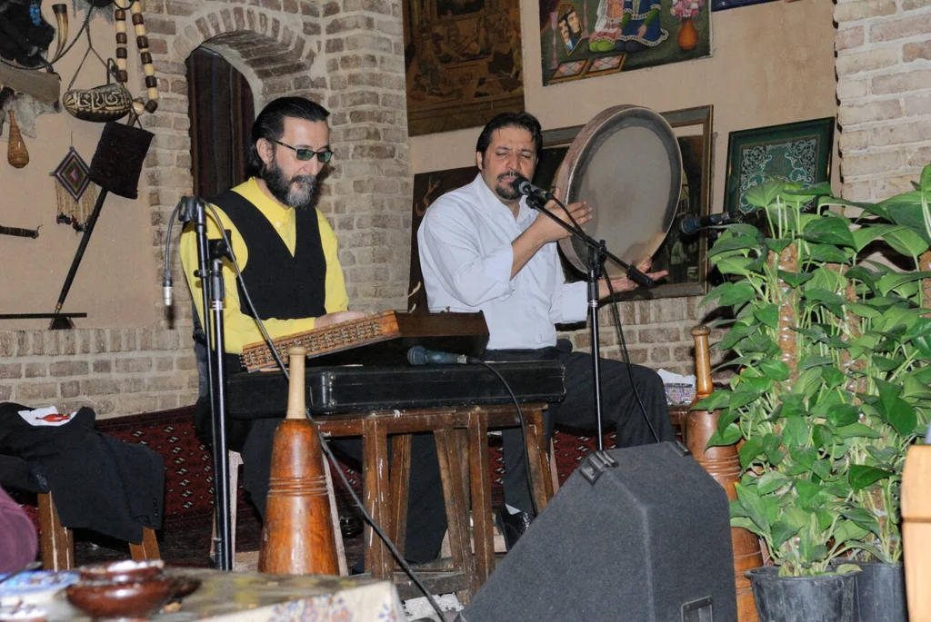 Live Music In Tehran Dining Scene