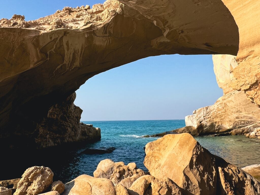 Benoud Beach, Asaluyeh