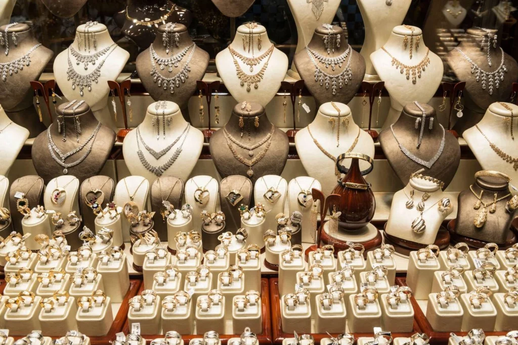 Sparkling Beauty In Qazvin'S Bazaar